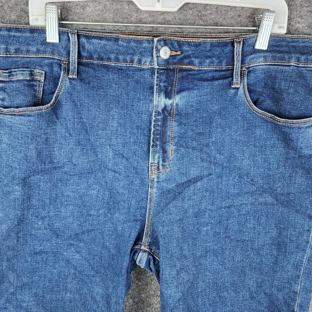 Old Navy Bermuda Shorts Womens 16 Blue Denim Cuffed Stretch Mid Rise Casual